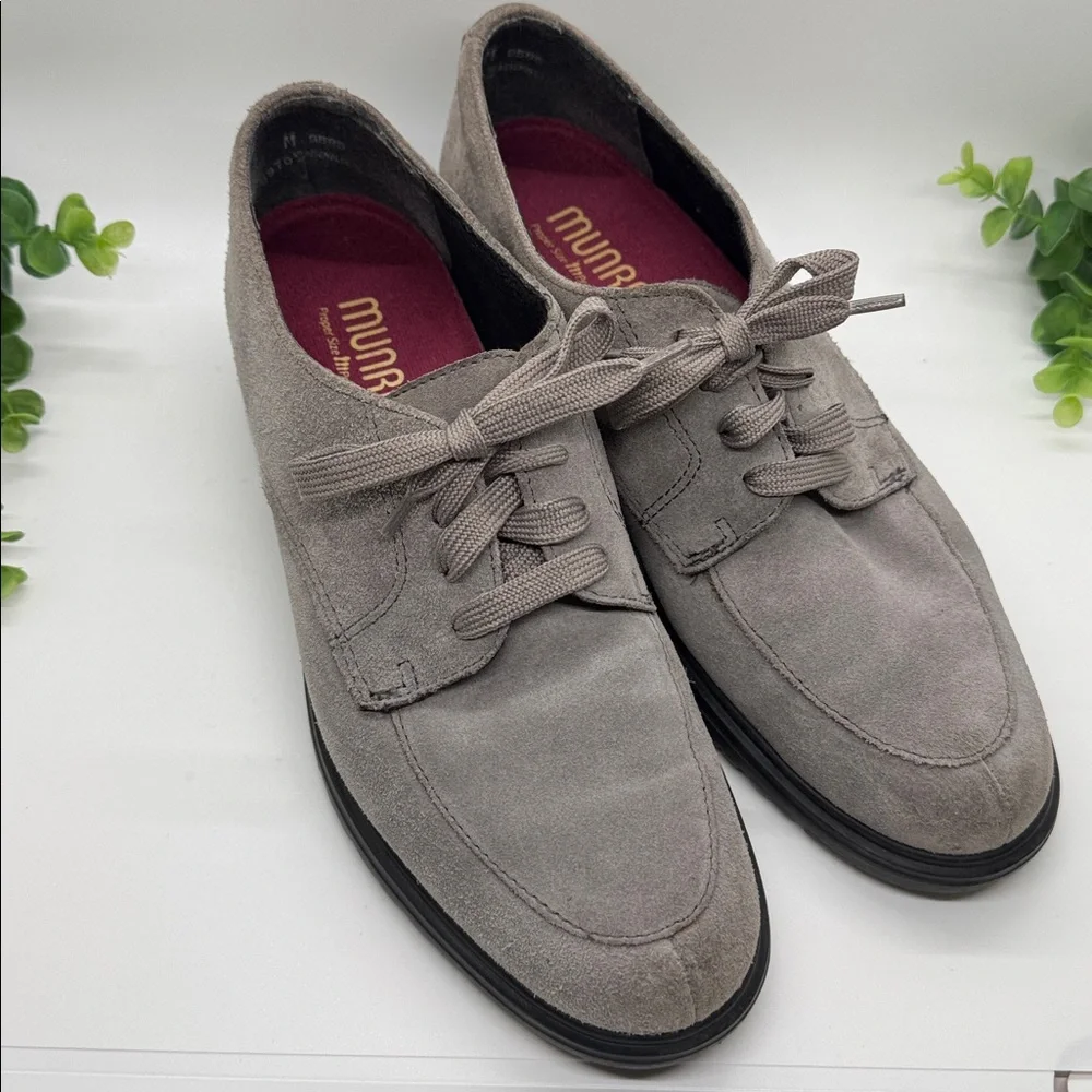 MUNRO VERANDA DERBY LACE-UP SUEDE LEATHER shoes- SIZE 8.5 Light Gray